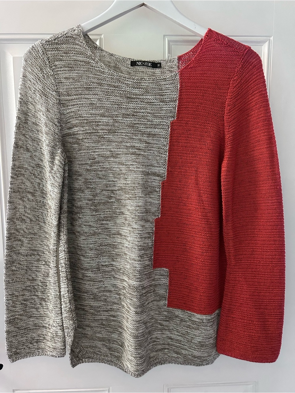 NIC+ZOE Two-Tone Red and Gray Knit Long Sleeve Top